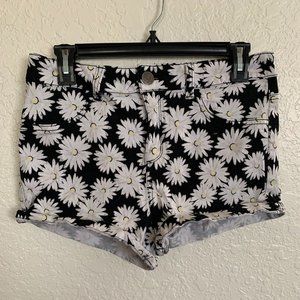 Daisy Print Size 11 Juniors Shorts